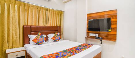 Egyptian cotton sheets, premium bedding, in-room safe, free WiFi