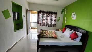 Egyptian cotton sheets, premium bedding, in-room safe, free WiFi