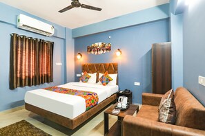 Egyptian cotton sheets, premium bedding, in-room safe, free WiFi - Fabhotel Dream Palace (Danapur)