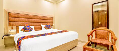 Egyptian cotton sheets, premium bedding, in-room safe, free WiFi