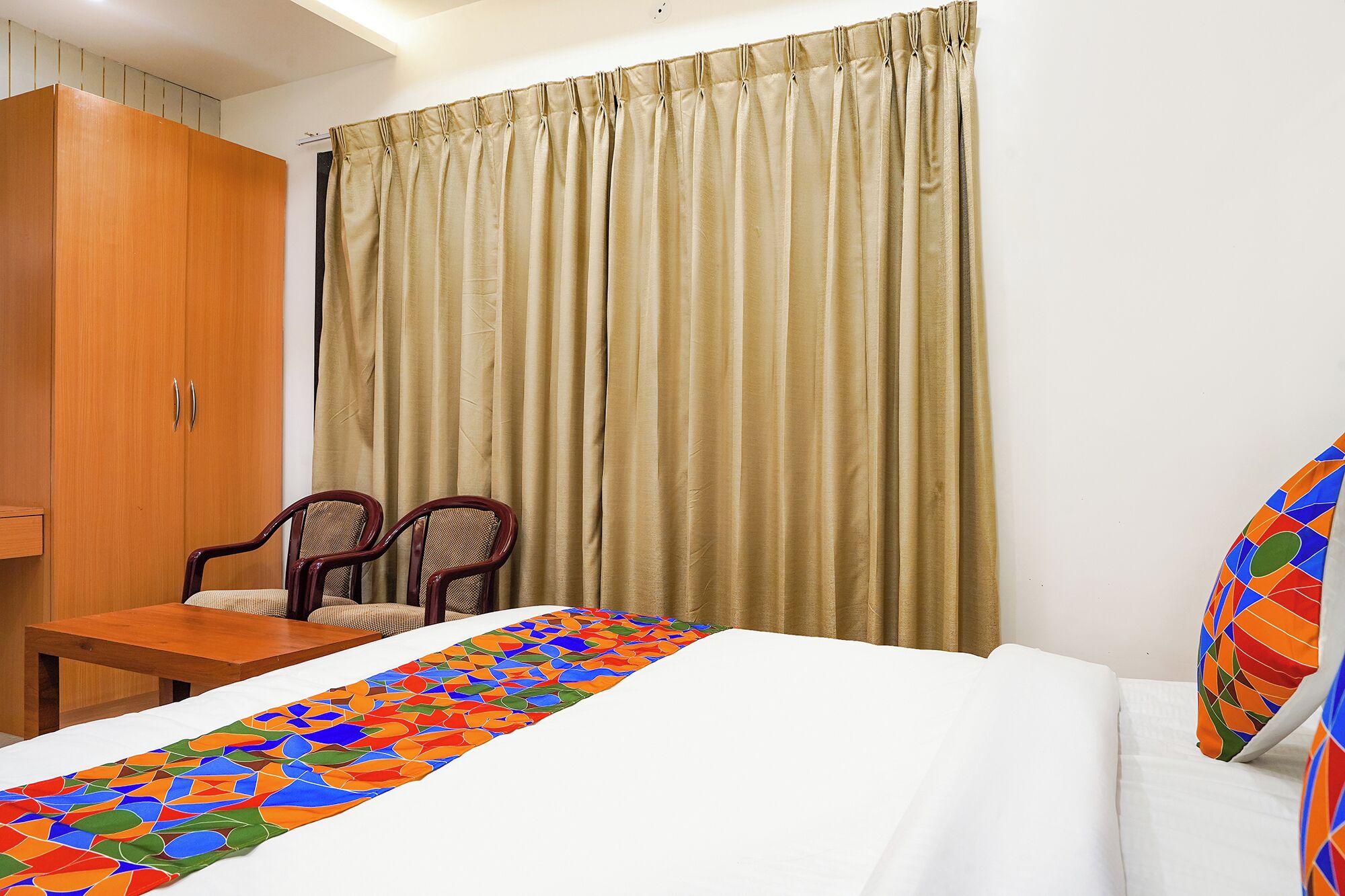 Habitación familiar | Sábanas de algodón egipcio y ropa de cama de alta calidad 