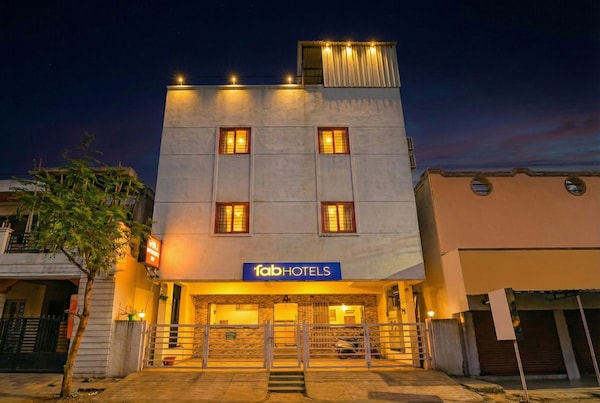 Fabhotel Vrj Residency - Chennai