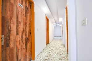 Lobby - FabHotel PP Residency Tilak Nagar (New Delhi)