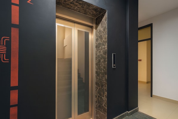 Lift - FabHotel Saket Residency (New Delhi)