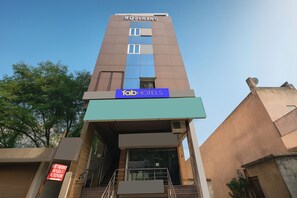 Exterior - FabHotel Saket Residency (New Delhi)