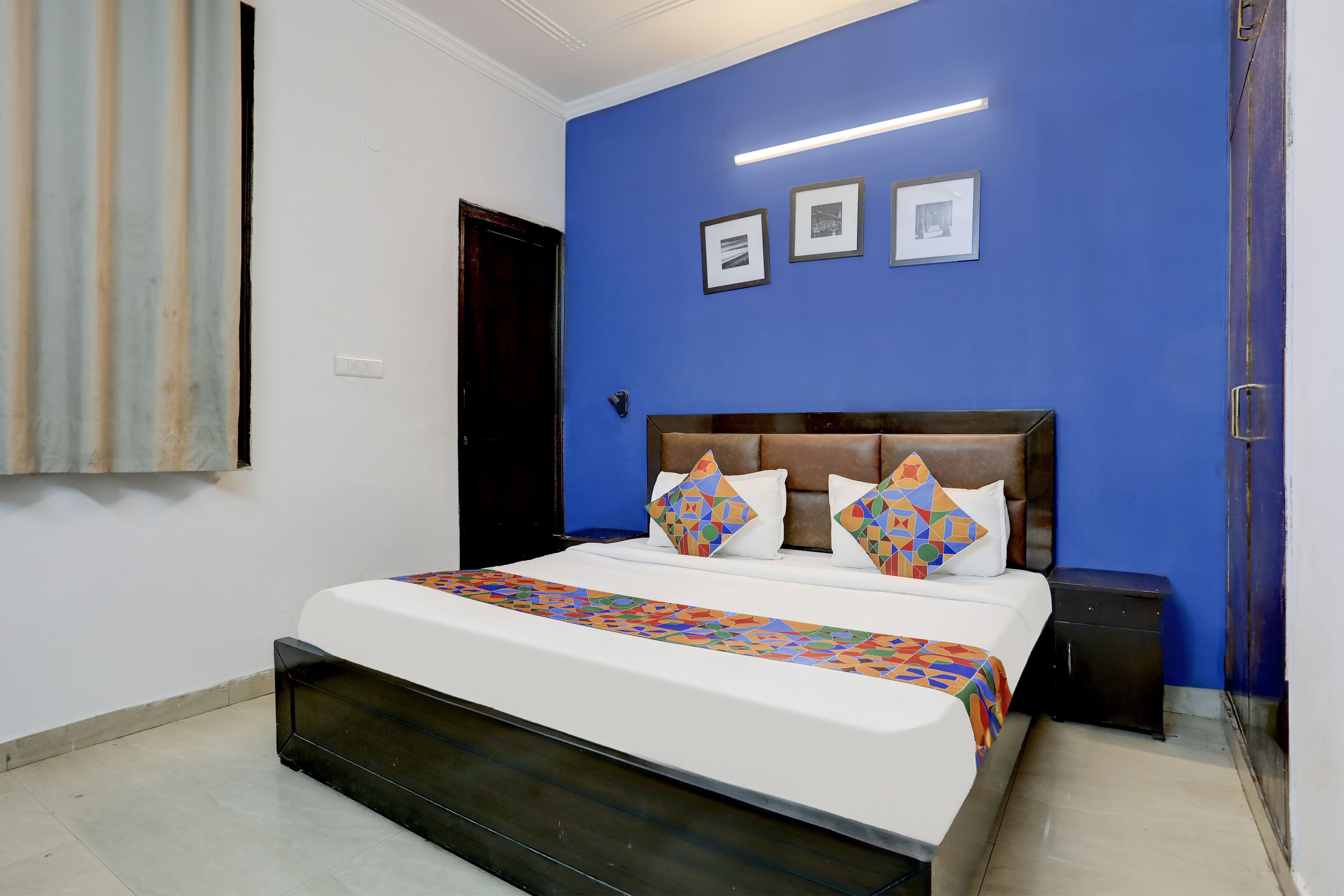 Egyptian cotton sheets, premium bedding, in-room safe, free WiFi