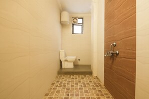 Dusch, regndusch, gratis toalettartiklar och handdukar