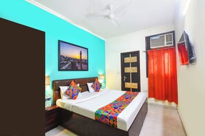 Egyptian cotton sheets, premium bedding, in-room safe, free WiFi - FabHotel Saket Residency (New Delhi)