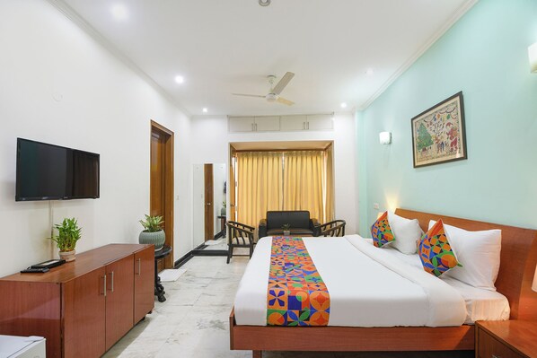 Egyptian cotton sheets, premium bedding, in-room safe, free WiFi