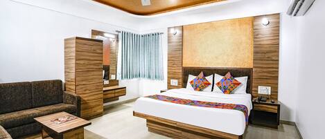 Premium Room | Egyptian cotton sheets, premium bedding, in-room safe, free WiFi