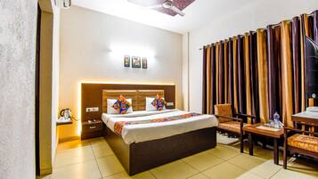 Egyptian cotton sheets, premium bedding, in-room safe, free WiFi
