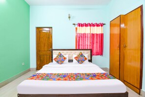 Egyptian cotton sheets, premium bedding, in-room safe, free WiFi - Fabhotel Vicky (Barasat)