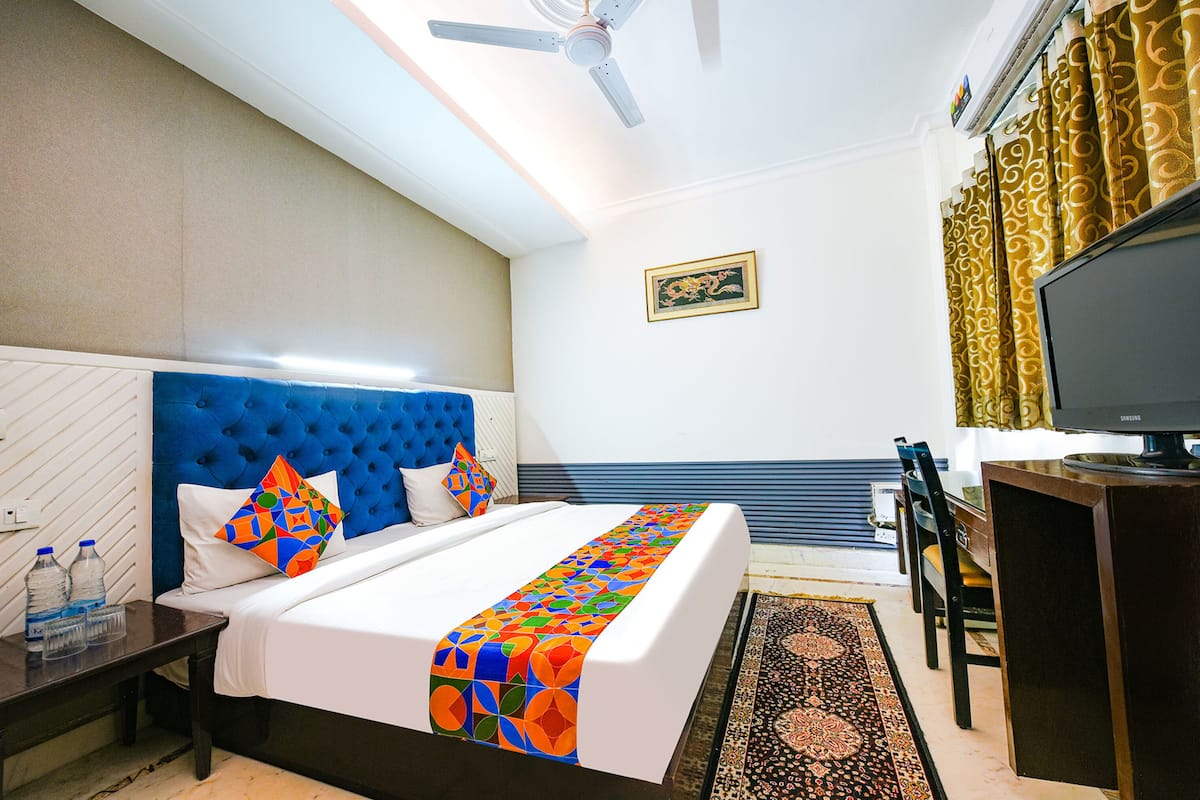 Egyptian cotton sheets, premium bedding, in-room safe, free WiFi