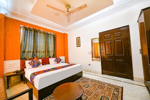 Premium Room | Egyptian cotton sheets, premium bedding, in-room safe, free WiFi - Fabhotel Mosca (Gurugram)