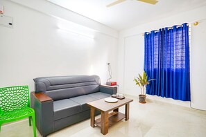 Lobby sitting area - Fabhotel The Sun Roof Suites (Bengaluru)