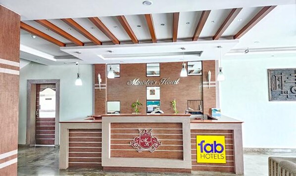 Reception - Fabhotel Prime Ministers Kourt (Somvarpet)