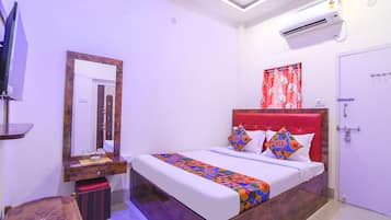 Egyptian cotton sheets, premium bedding, in-room safe, free WiFi