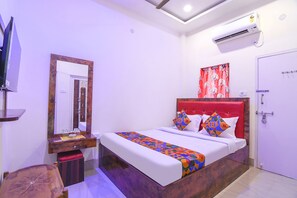 Egyptian cotton sheets, premium bedding, in-room safe, free WiFi - Fabexpress Vedika (Kolkata)