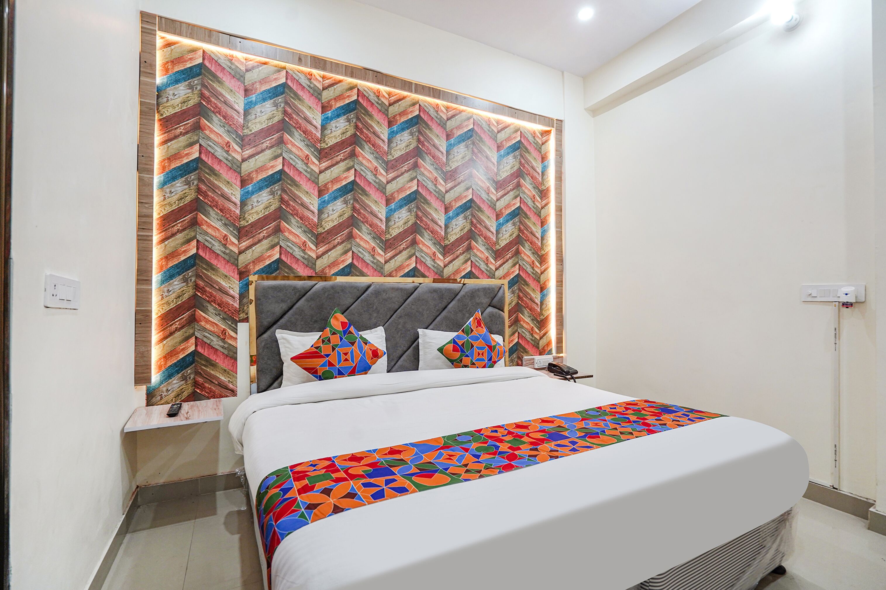 Egyptian cotton sheets, premium bedding, in-room safe