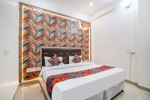 Egyptian cotton sheets, premium bedding, in-room safe