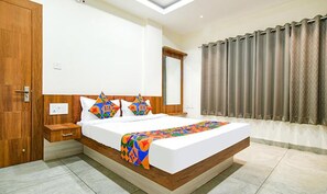 Egyptian cotton sheets, premium bedding, in-room safe, free WiFi - FabHotel Shree Nakoda Paradise (Ujjain)