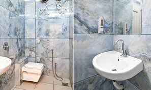 Shower, rainfall showerhead, free toiletries, towels