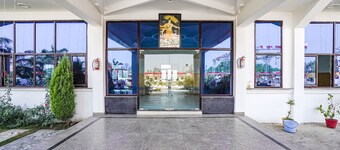 FabExpress Savitri Resort