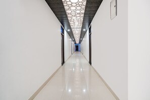 Lobby - FabExpress Savitri Resort (Sohawal)