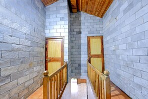 Lobby - Fabhotel Attithi Huts And Cottage (Manali)