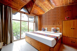Egyptian cotton sheets, premium bedding, in-room safe, free WiFi - Fabhotel Attithi Huts And Cottage (Manali)