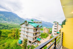City view from property - Fabhotel Brave Knight (Manali)