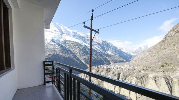 Balcony - Fabhotel Paradise Guest House (Keylong)