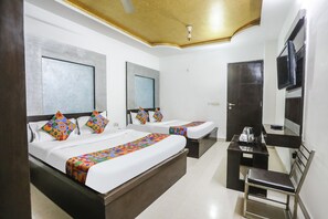 Executive Room | Egyptian cotton sheets, premium bedding, in-room safe, free WiFi - Fabhotel Br International (Agra)