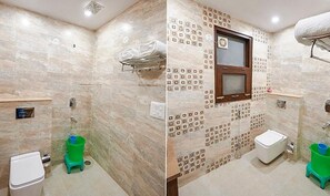 Quarto luxo | Banheiro | Chuveiro, chuveiro com efeito de chuva, produtos de toalete grátis