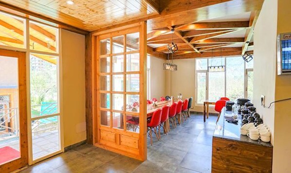 Restaurant - Fabhotel Outhills (Manali)