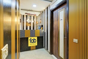 ฝ่ายต้อนรับ