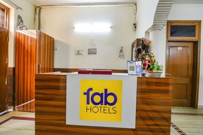 Reception - Fabexpress Winsome Inn (Noida)