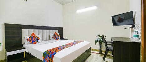 Egyptian cotton sheets, premium bedding, in-room safe, soundproofing