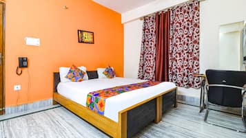 Egyptian cotton sheets, premium bedding, in-room safe, WiFi (free)