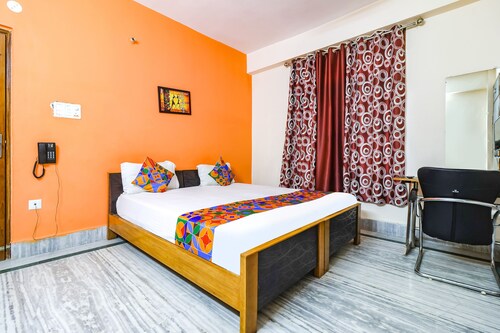 FabExpress Westend Inn