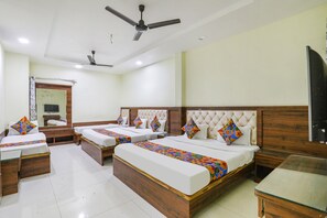 Egyptian cotton sheets, premium bedding, in-room safe, free WiFi - Fabhotel Naresh Palace (Raipur)