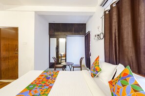Egyptian cotton sheets, premium bedding, in-room safe, free WiFi - Fabexpress Kovalam Residency (Tirupporur)