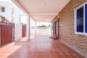 Parking - Fabexpress Kovalam Residency (Tirupporur)