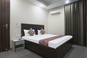 Lakens van Egyptisch katoen, luxe beddengoed, een kluis op de kamer