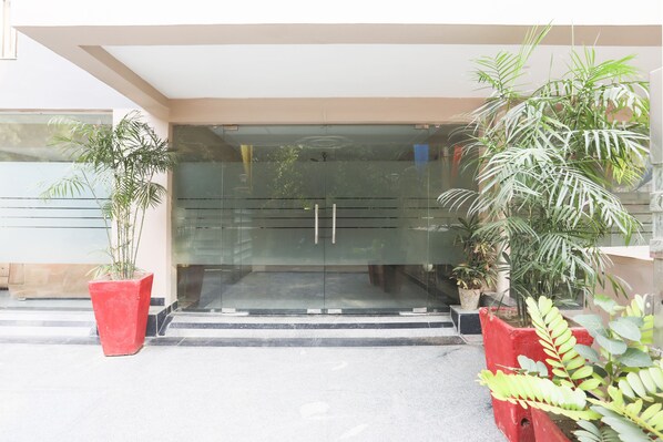 Property entrance - Fabhotel Bliss Premium (Gurugram)