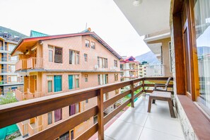 Balcony view - Fabhotel Maanjot Cottage (Manali)