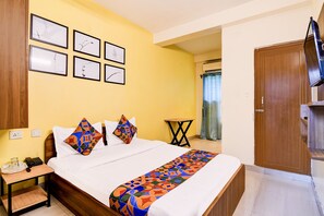 Egyptian cotton sheets, premium bedding, in-room safe, free WiFi - Fabhotel The Kolkata (Kolkata)