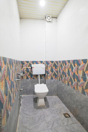 シャワー、レインフォールシャワー、バスアメニティ (無料)、タオル