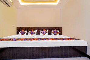 ファミリー ルーム キングベッド 1 台 | エジプト綿のシーツ、高級寝具、セーフティボックス (室内)、WiFi (無料)