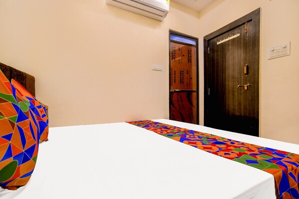 Egyptian cotton sheets, premium bedding, in-room safe, free WiFi